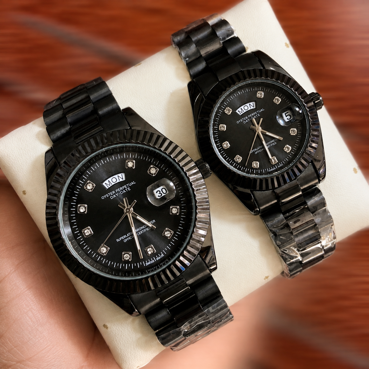 Luxury Couple Watch Set – Premium Design / طقم ساعات فاخرة للزوجين – تصميم راقٍ